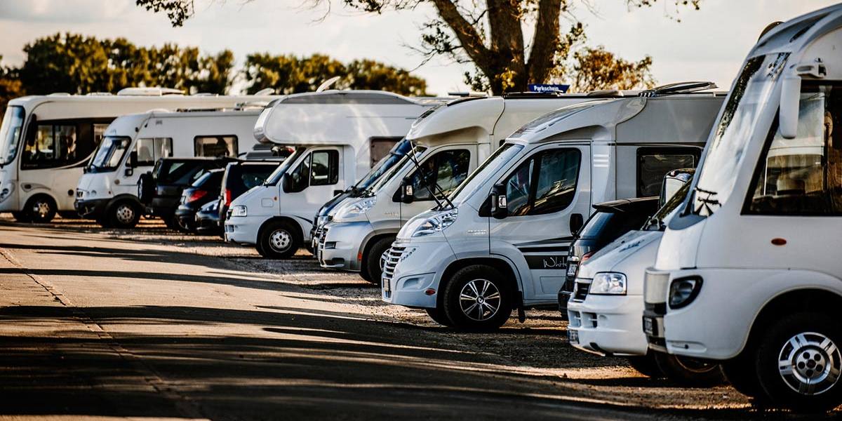 Parking de caravanas autocaravanas y furgonetas campers en Dos